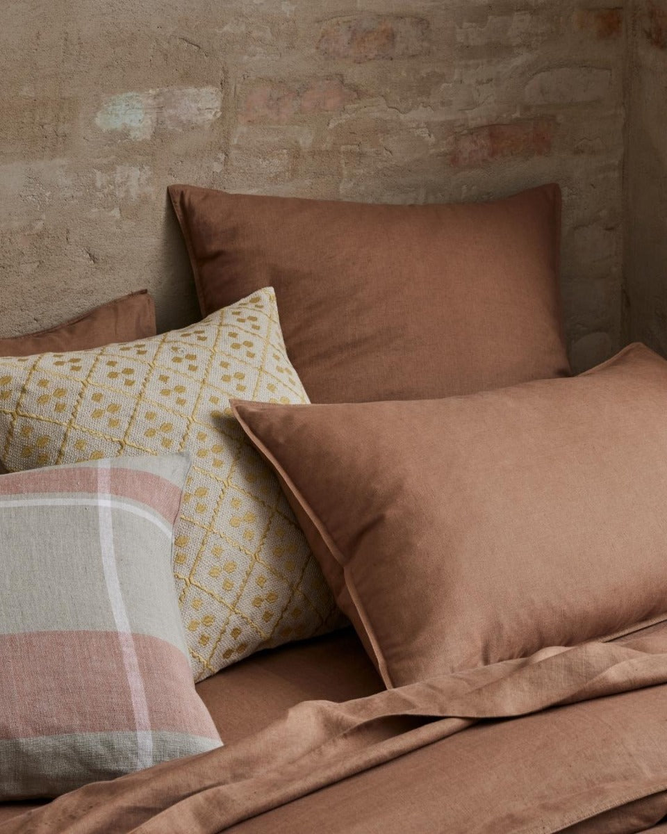ravello quilt cover - biscuit