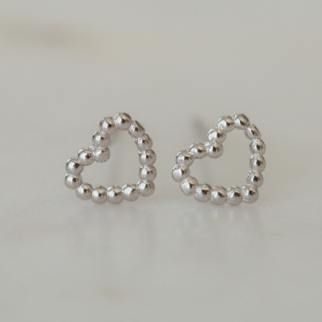 Sophie Store - Dotty Love Studs