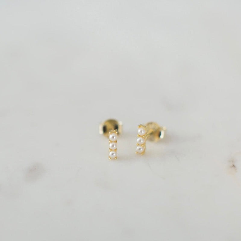 Sophie Store - Pearl Bar Stud Earrings