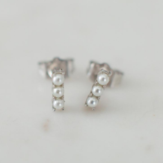 Sophie Store - Pearl Bar Stud Earrings
